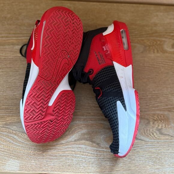 Men’s RARE Nike LeBron witness 7 “Bred” sneakers - Picture 5 of 6